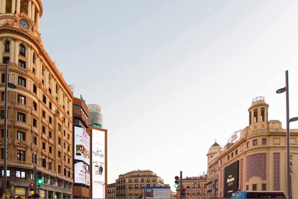 Apartamento En Plaza Callao Madrid Ngoại thất bức ảnh